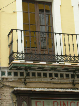 Ventana de madera tratada